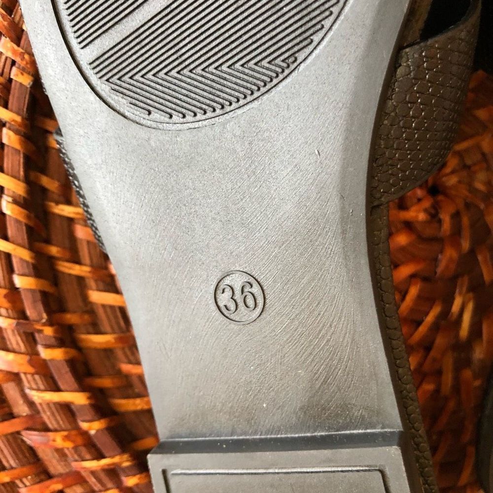 UNBRANDED - L Sz 6 (36) Snakeskin Embossed PU Slide Sandals. Waterproof & NWT! - Picture 9 of 12